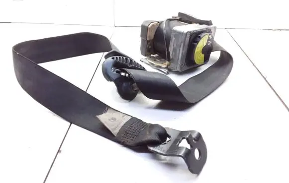Skoda Octavia Mk1 (1U) Front seatbelt 1U4857702A 00064786