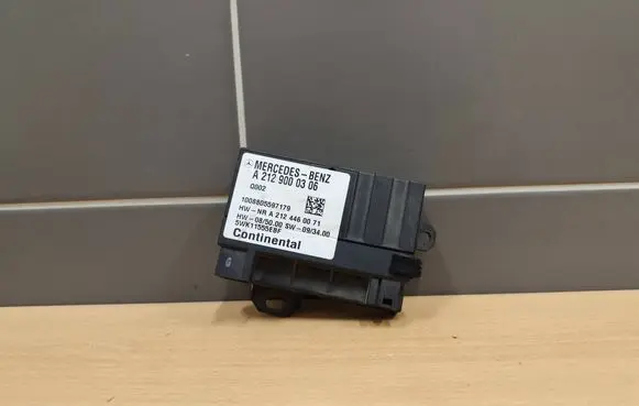 Mercedes-Benz C W204 Fuel injection pump control unit/module A2129000306 5WK11555EBF A2124460071