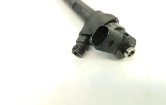 Volkswagen Golf I Fuel injector 04L130277AK 0445110475