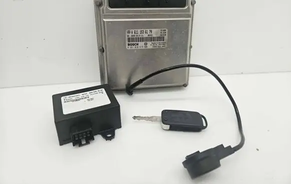Mercedes-Benz Sprinter W901 W902 W903 W904 Engine control unit/module A6111536179 28RTE851 0281010615