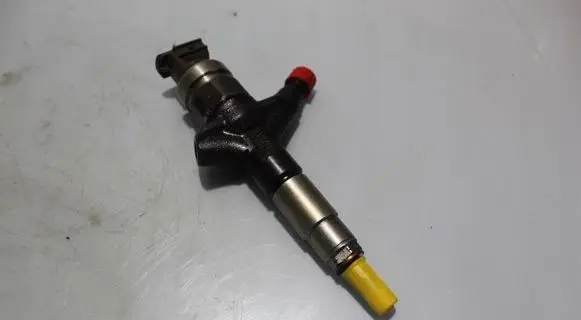Subaru Forester SH Fuel injector 16613AA02