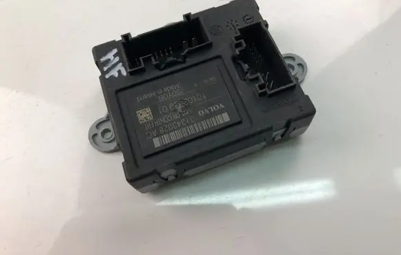 Volvo V70 Door control unit/module 31343028AC