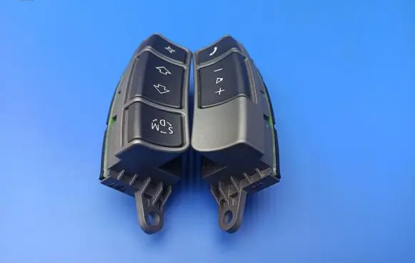 Steering wheel buttons/switches