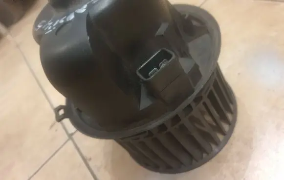 Ford Transit Heater fan/blower 95Vw18456bb