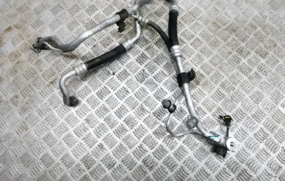 Tesla Model S Air conditioning (A/C) pipe/hose 1037962-00-F