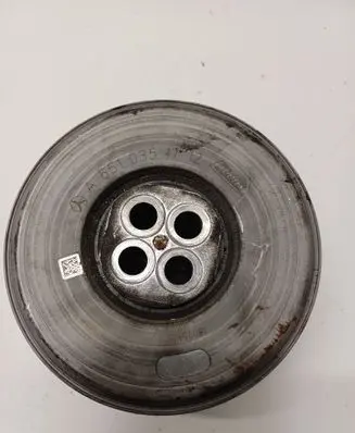 Mercedes-Benz C W205 Crankshaft pulley A6510351412