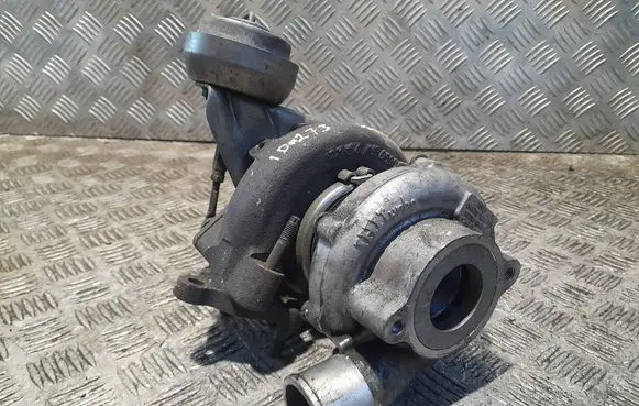 Toyota Avensis T250 Turbo 172010R020 0607100028
