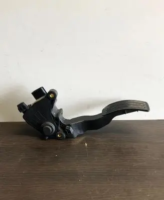 Nissan Leaf I (ZE0) Accelerator throttle pedal 180021HM0B 08214A 00025