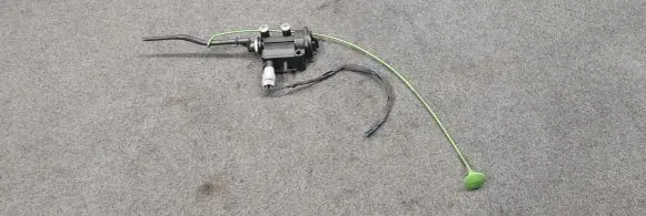 Fuel tank cap lock