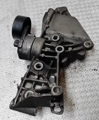 Nissan Qashqai Generator/alternator bracket 8200425034