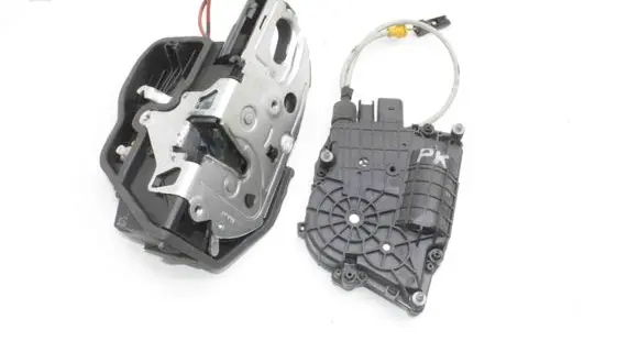 BMW 6 F06 Gran coupe Front door lock 7276543