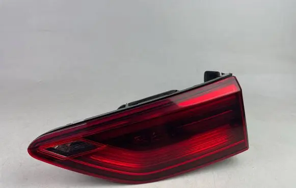 Volkswagen Golf VIII Tailgate rear/tail lights 5H0945094D
