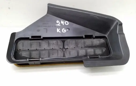 Mercedes-Benz CLS C218 X218 Quarter panel pressure vent A2188300100 A2048300342