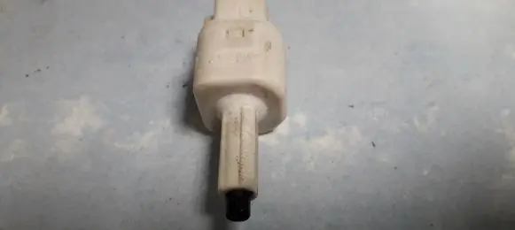 Toyota RAV 4 (XA30) Brake pedal sensor switch