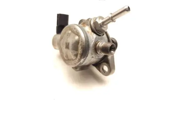 Nissan Qashqai Fuel injection high pressure pump 166307214R 8201437992