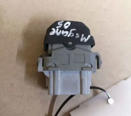 Renault Megane II Electric window control switch 28082