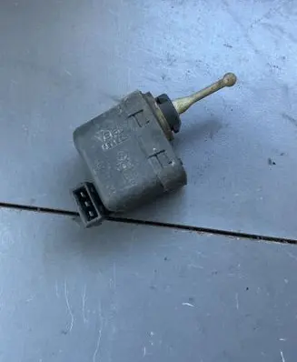 Audi A4 S4 B5 8D Headlight level adjustment motor 