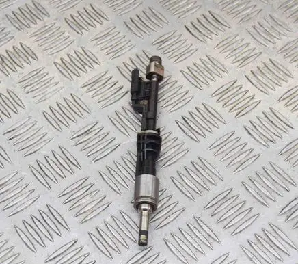 BMW 3 E92 E93 Fuel injector 0261500063 7568607