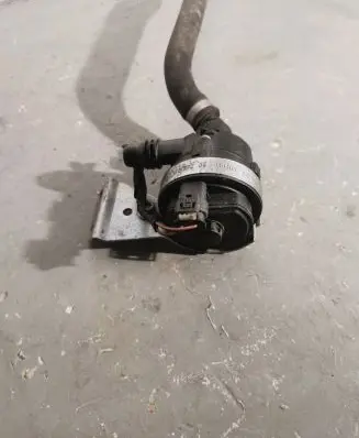 BMW M4 F82 F83 Electric auxiliary coolant/water pump 9322072 9307240