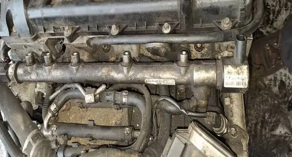 Mercedes-Benz E W211 Fuel main line pipe A6460700395