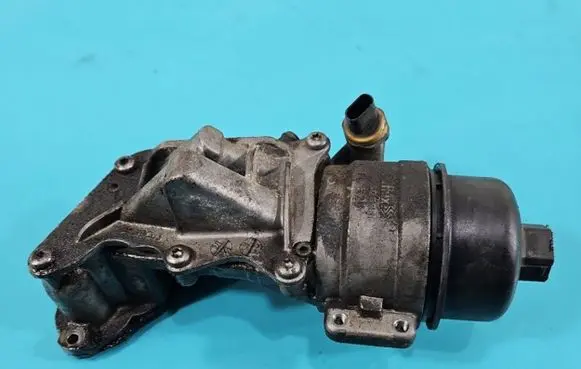 Oil filter mounting bracket
