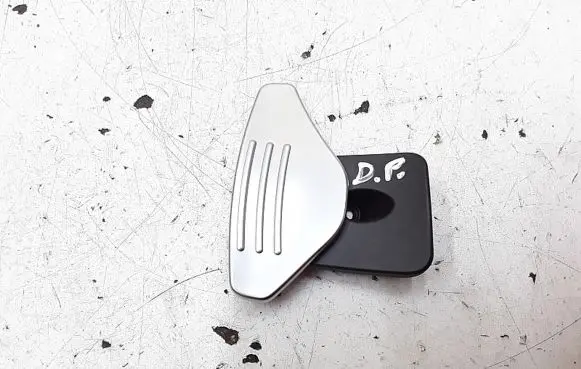 Steering wheel buttons/switches