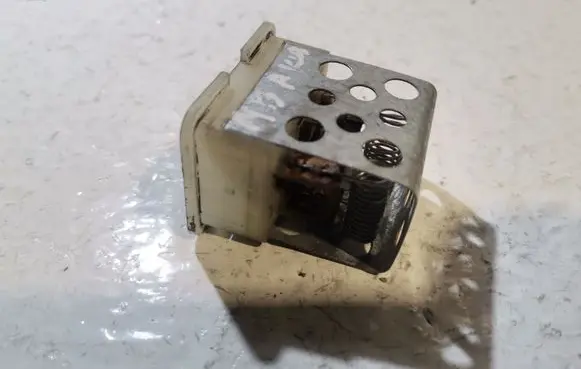 Mercedes-Benz A W168 Coolant fan relay 5399046180