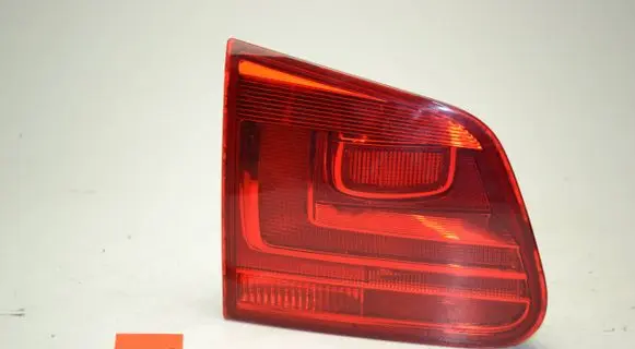 Volkswagen Tiguan Tailgate rear/tail lights 178957