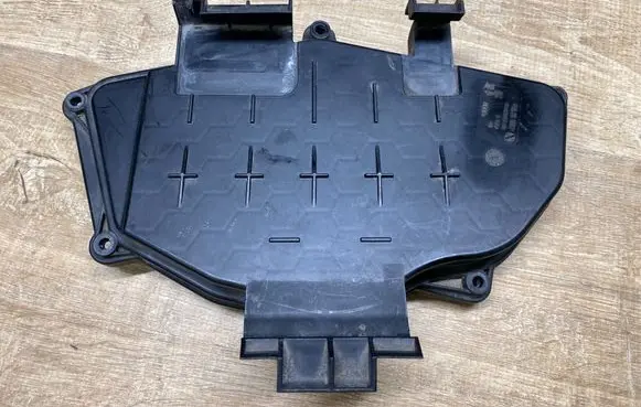 Audi A4 S4 B7 8E 8H Fuse box cover 4G1907613A
