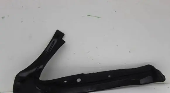 Audi A5 8T 8F Fender end trim 8T0821111A