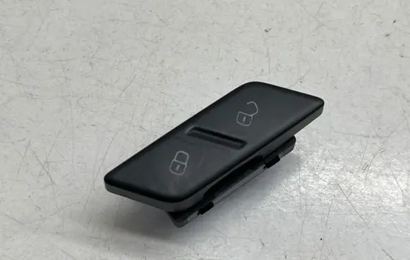 Volkswagen Caddy Central locking switch button 2K0962125