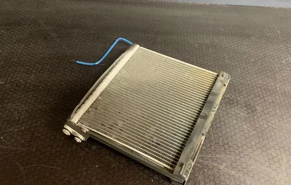 Toyota Corolla Verso AR10 Air conditioning (A/C) radiator (interior) 01G09B1196
