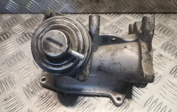 Mercedes-Benz A W169 EGR valve 6401401360 A6401401360