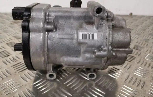 Toyota Prius (XW50) Air conditioning (A/C) compressor (pump) 0424000370