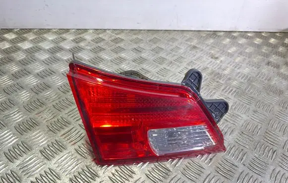Subaru Outback Tailgate rear/tail lights 13220072