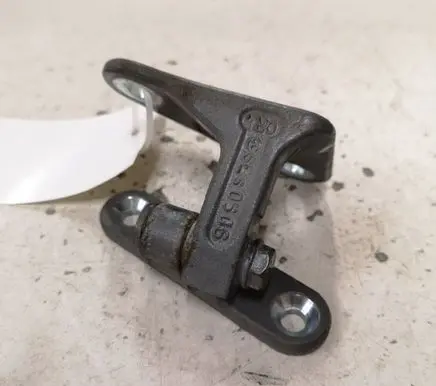 Mercedes-Benz E W211 Front door upper hinge