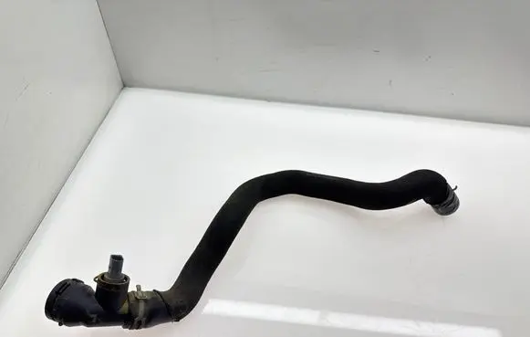 Volkswagen PASSAT B8 Engine coolant pipe/hose 5Q0122051DE