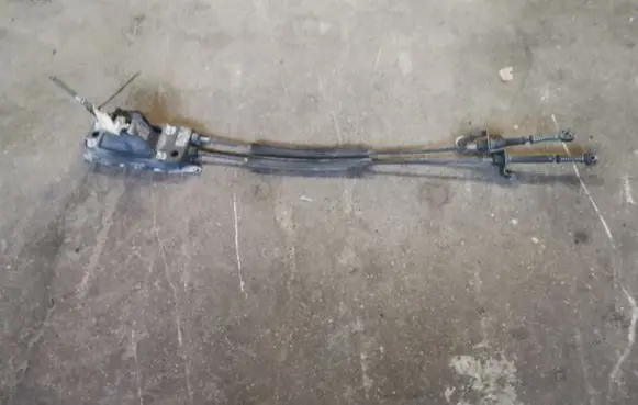 Volkswagen Caddy Gear shifter/selector 1T0711049AC