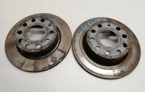 Volkswagen Golf V Rear brake disc