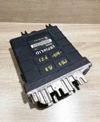 Volkswagen PASSAT B3 Engine control unit/module ECU 0261200752 357907311A