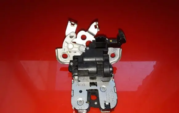 Skoda Octavia Mk3 (5E) Tailgate/trunk/boot lock/catch/latch 5E0827505 072603240614