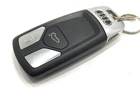 Audi A5 Ignition key/card 
