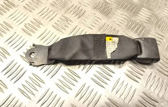 Subaru Legacy Middle seatbelt buckle (rear) 0432138