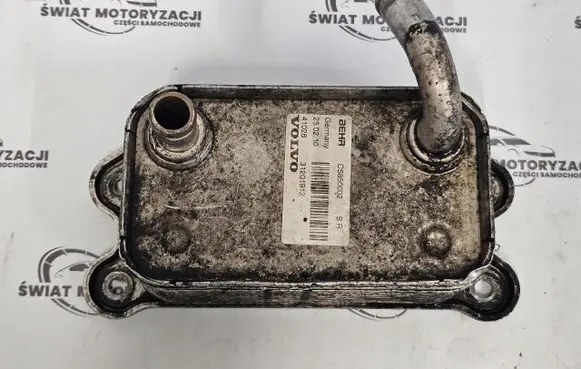 Volvo XC70 Engine oil radiator 