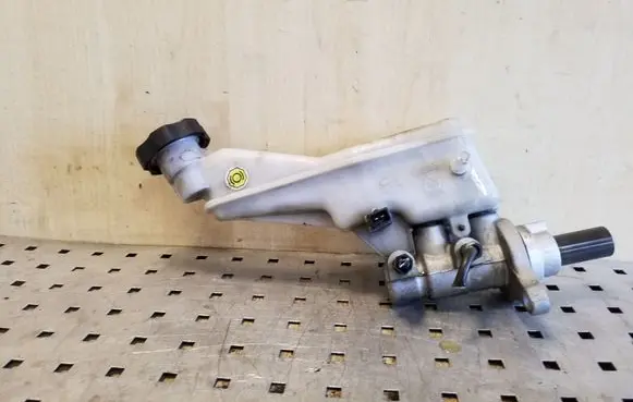 Hyundai i40 Master brake cylinder