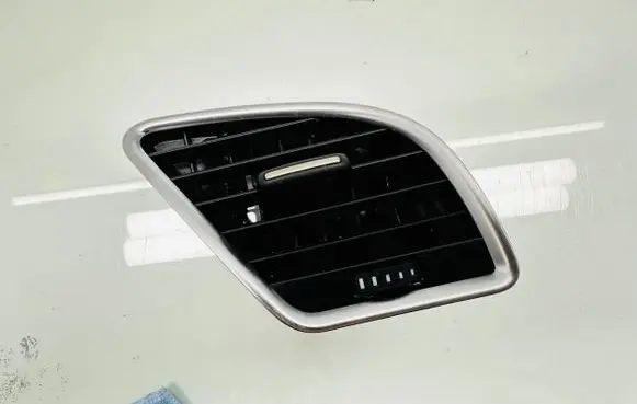 Dashboard side air vent grill/cover trim