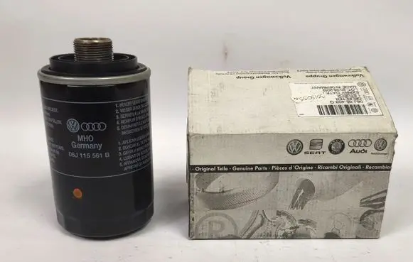 Audi A3 S3 8P Oil filter cover 06J115403Q