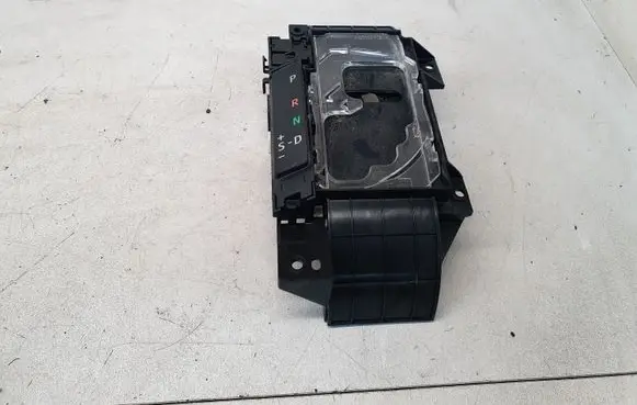 Toyota RAV 4 (XA40) Gear shift selector indicator 76H017