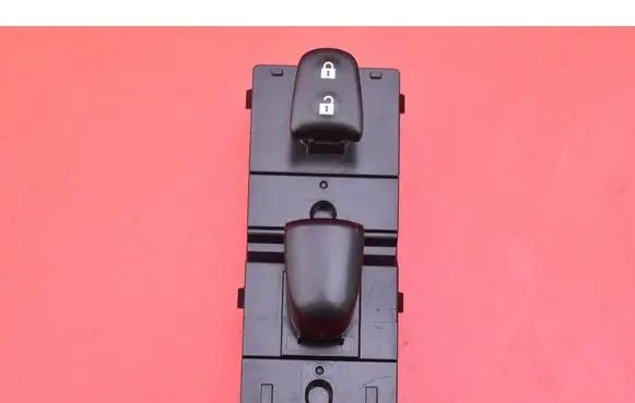 Nissan Qashqai Electric window control switch