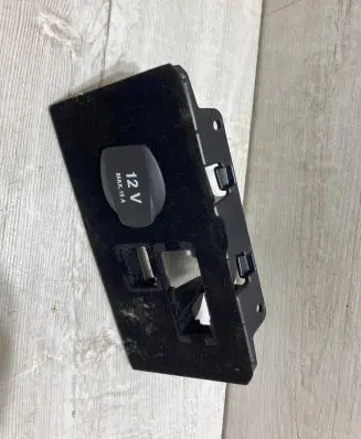 Mercedes-Benz CLS C218 X218 12 V Socket (front) A2188210311
